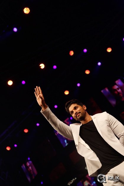 Sarrainodu-Movie-Audio-Celebrations